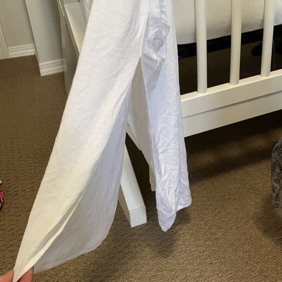 Wilfred White Tank with Side Slits - Picture 2 of 2